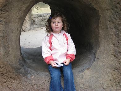 zoe-in-tunnel.JPG