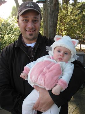 avery-and-daddy-at-zoo.JPG