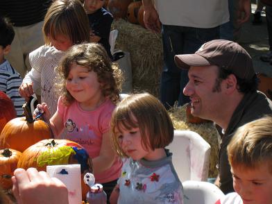 zoe-painting-pumpkins.JPG