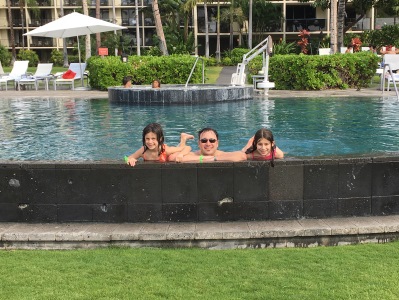 girls and Daddy in pool