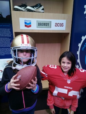 girls at Super Bowl City