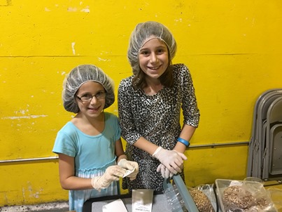 girls-at-food-bank