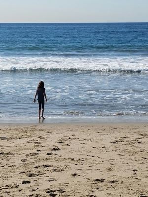 zoe-at-beach